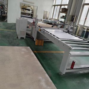 China 1600mm Width Electric Heating Film Laminating Machine with Automatic Rewinding on sale