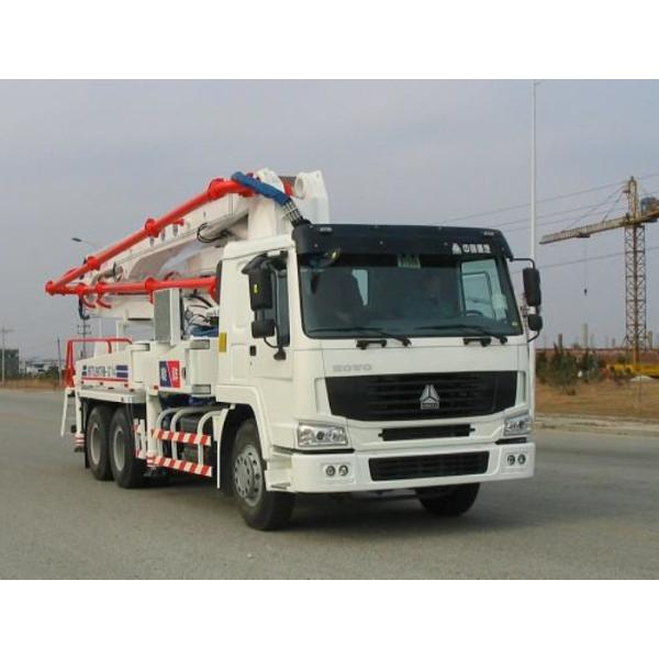 Quality Safety Electronically Control Concrete Pump Truck Strong Stability With HOWO Chassis wholesale