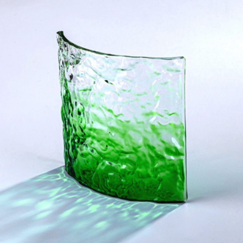 Crystal Tiles: Multi-Color Textures, Constructing the Aesthetics of Spatial Art