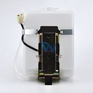 XCMG Windshield Wiper Spray Bottle Kato Universal Coolant Expansion Tank