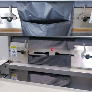 Labeling Machine for Zipper Pouch Seal Groundnut Granule Cereal Dates Beans Salt