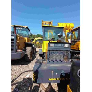 Pre Owned Loader Model 956 With 3.3 M Bucket 1.9 M Height And 379 L Fuel