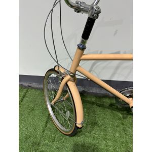 Hybrid Aluminum City Commuter Bikes With Comfortable Saddle And Slick Tires