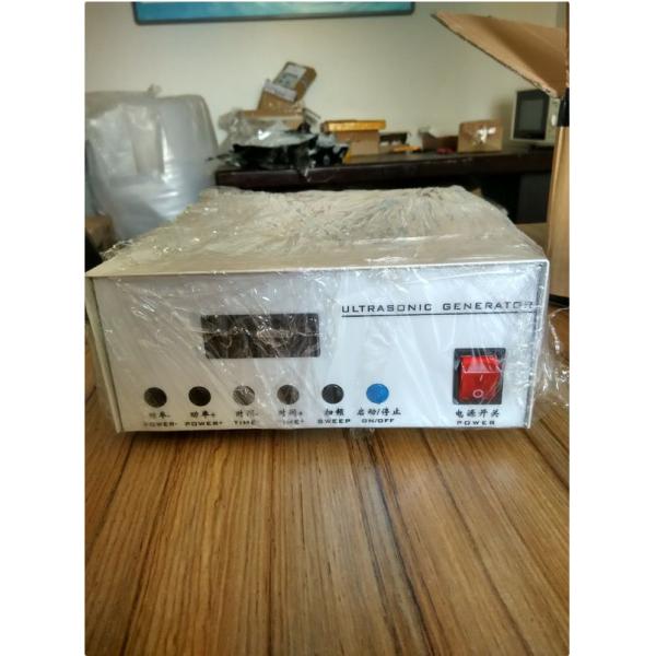 Stable Output High Frequency Ultrasonic Transducer With Leakage Overload