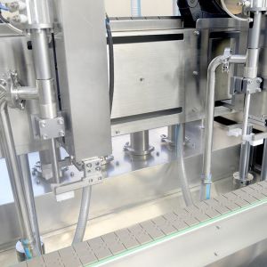 Lubricant Oil and Liquid Shampoo Filling Machine with Double Heads Tracking Type