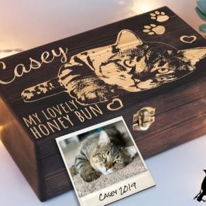 China Engraved Wood Memory Pet Gift Boxes Pet Portrait Box 9.5x5.5x3.5 in on sale