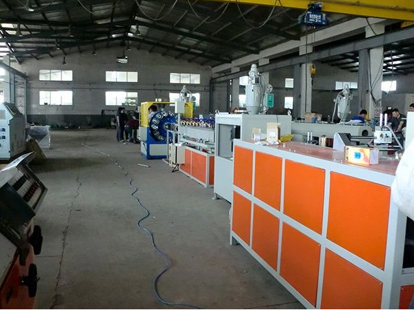 Quality Single Screw Plastic Pipe Extrusion Line pvc Fiber Reinforced Soft Production Machinery wholesale