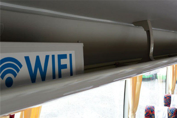 Higer 35 Seat Used Mini Bus , Used Diesel Coaches 100 Km/H Speed Wheelbase 4250mm