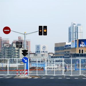 Frame Style Traffic Light Pole Hot Dip Galvanization 4m - 10m Height