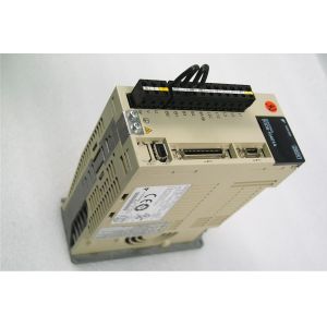 Yaskawa SGDS-10A01A AC SERVO AMPLIFIER 200-230V 4.9A 1KW NEW