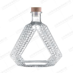 China Custom Triangle Vodka Glass Bottle 250ml 500ml 750ml 1l OEM/ODM Individualization on sale