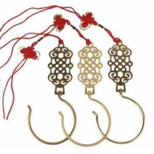 Old-Fashioned Wooden Window Fixing Hook with Brass Window Hasp Buckle Windproof