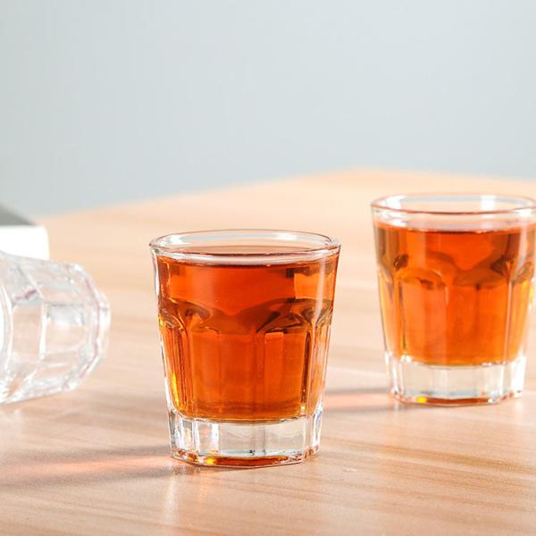 Quality Bulk 45ml 1.5oz Custom Vodka Shot Glasses For Russia Gibraltar Shot Glass 1.5 Oz wholesale