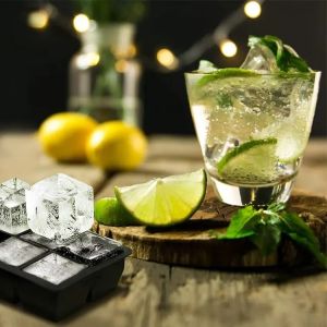 Stocked 4 6 8 Cavity Silicone Ice Tray Mold with Lid Large Square Shape Ice Cube