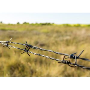 Use Of Prison Walls 12.5 Gauge  Double Twisted  Galvanized Barbed Wire