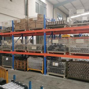 Customized Metal Warehouse Racking Simple Structures Heavy Duty Industrial