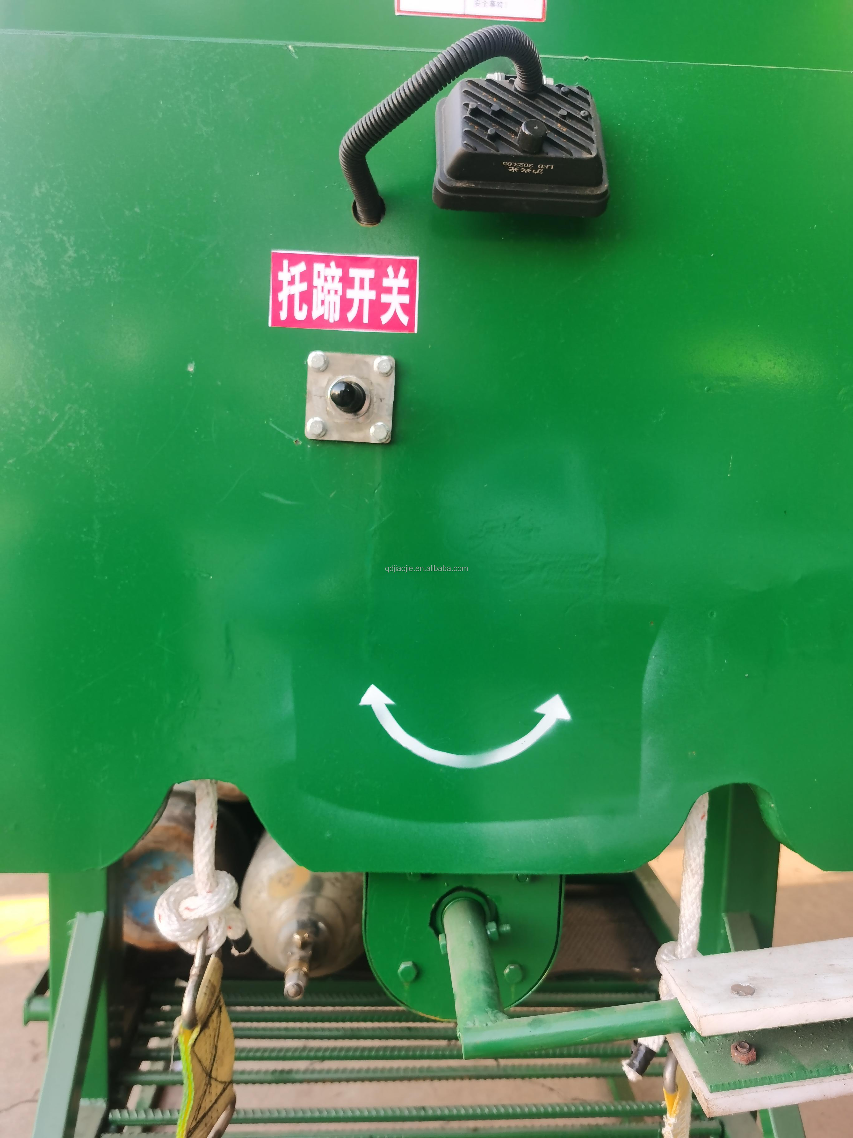 High Quality Mobile Cattle Cow Hoof Trimming Chute Cattle Squeeze Crusher Cattle