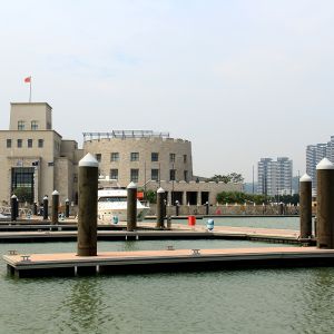 Long-Lasting Floating Finger Dock With WPC Decking LLDPE Floater Aluminum Alloy
