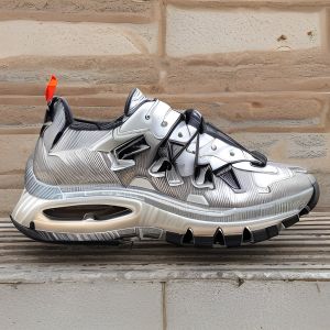 Fashion Style Custom Made Sneakers Nonslip Breathable Cortex Outsole