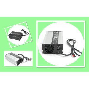 Intelligent 60V 72V 73V 8A Lithium Battery Charger Worldwide 90 To 264V Input