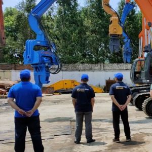 Watercourse Vibro Excavator Cement Sheet Pile Driver