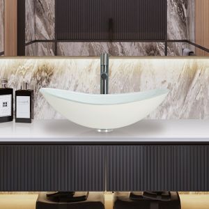 China Boat Shaped Tempered Glass Sink High Glossy White Wash Basin Scratch Resistant on sale