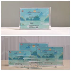 China Custom Clear 11x17 8.5x11 inches Acrylic Magnetic Photo Frame on sale