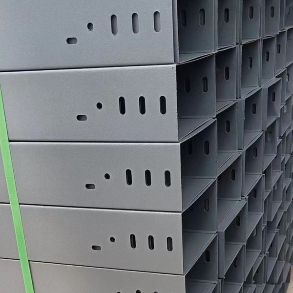 2m Length Solid Cable Tray 100mm Width For Industrial Construction Projects