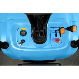 Battery Powered Pallet Electric Reach Trucks 5T Standing Operating