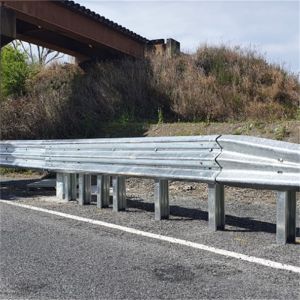 Outdoor Security Galvanized Steel Highway Road Guardrail Crash Barrier with C