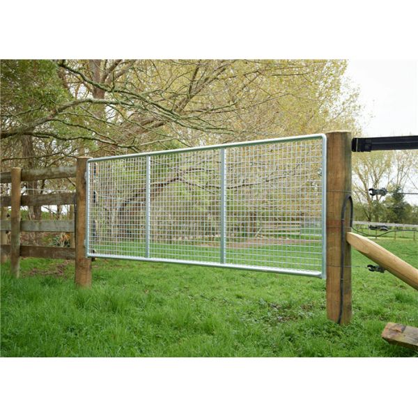Fully Welding 16 Foot Livestock Metal Gate With Lock 42Inch 70.5inch Height