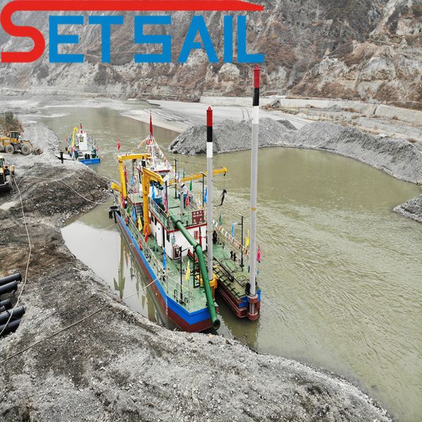 Small Size Cutter Suction Dredging Dredger with Diesel Engine Power