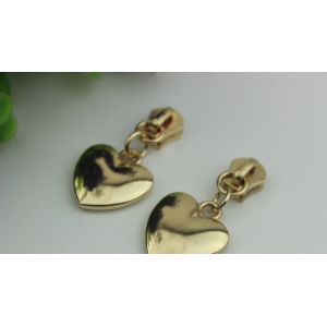 Guangzhou bag accessories zinc alloy 4 color 5# zipper slider with heart pattern
