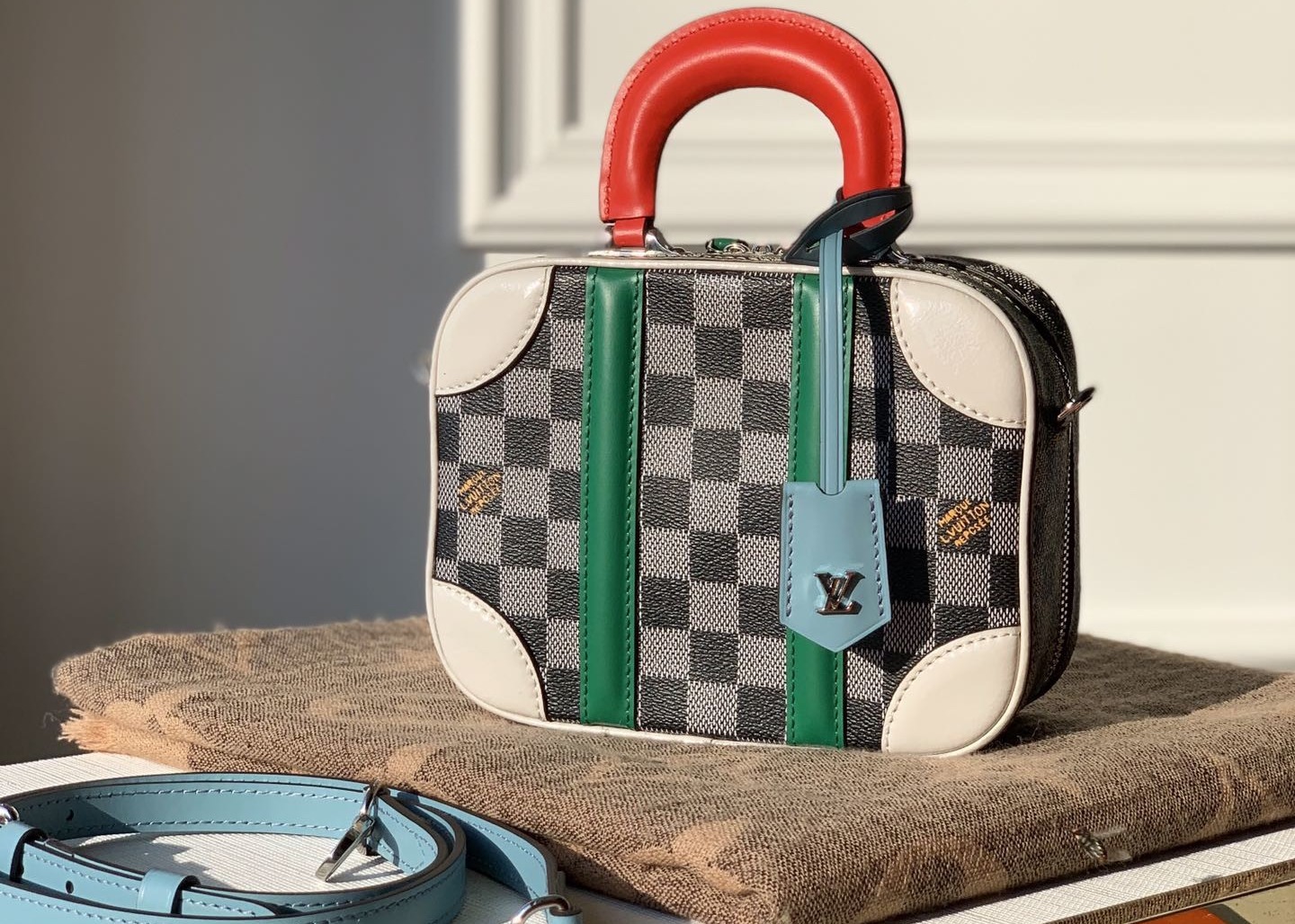 Single Strap Square Leather 20cm Womens Travel Handbag For Ladies