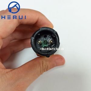 20424060 Oil Pressure Sensor For Truck FH FH12 FH16 FL6 FM10 FM12 FM7 FM9Sensor