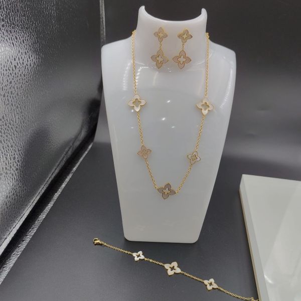 Quality Newest Gold Color Stainless Steel  Earring ,Necklace , Bracelet Sets With Shell  For Lady wholesale