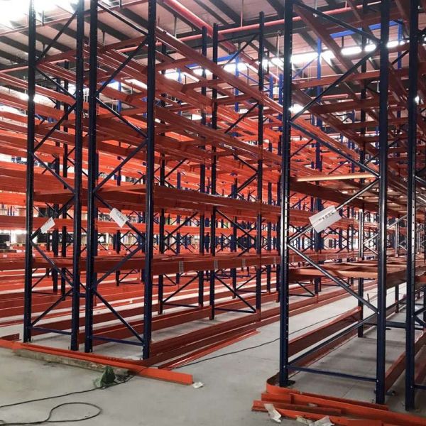 Heavy Duty Warehouse Very Narrow Aisle Racking System Narrow Aisle Racking 1000-2000kg