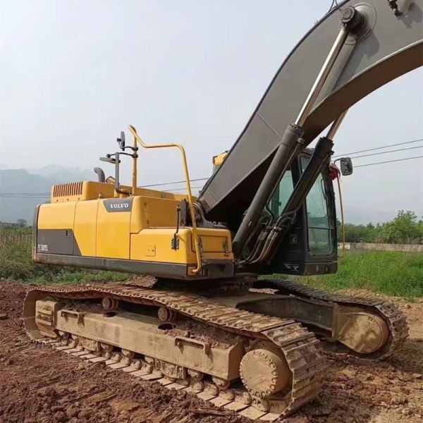 Second Hand Volvo EC300 High Performance Crawler Excavator In Stock