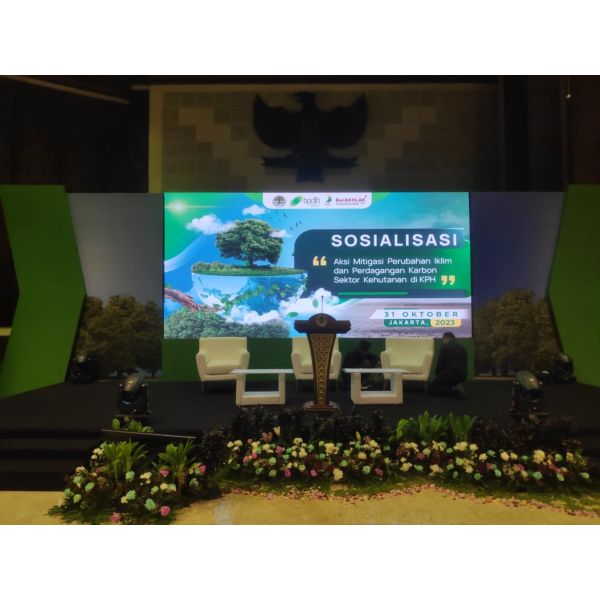 Full Color 1R1G1B Pixel Composition Glue On Board LED Screen with 100 Operating