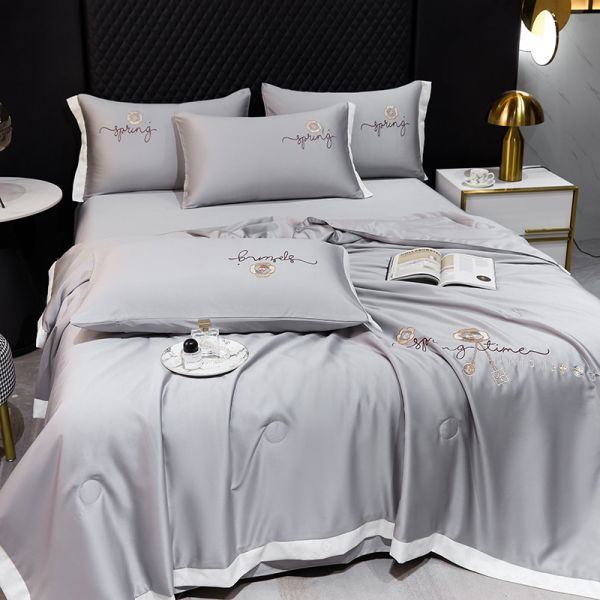 Quality Light Summer Quilt Set Of 4-piece Sheet Luxury Bedding Set With Cold Advantage 2.5-3 kg wholesale