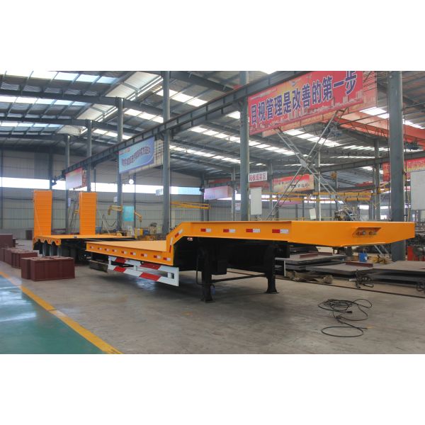 10m Hydraulic Mobile Trailer Telescopic Low Bed Semi Truck Trailer with 12R22.5 Tires
