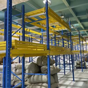China Warehouse Storage Push Back Pallet Racking Corrosion Protection With 500-5000kg on sale