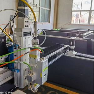 Large CNC Fiber Laser Cutting Machine Industrial Servo Motor Drive 2000*6000 mm
