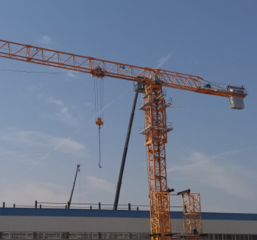 BIG Heavy Construction Tower Crane With Good Quality Stationary Foundation Type