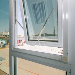 Zontop Modern Luxury Quick Concrete Ready Prefabricated 4 Bedrooms Glass Prefab