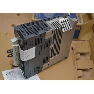 NEW Mitsubishi MR-J3-70B-RJ004 750W AC Servo Drive 3.8A 200V 3PH Industrial