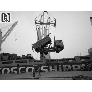 LHD 6X4 SINOTRUK HOWO Tipper Dump Truck Euro 2 336HP Engine HYVA Front Lifting