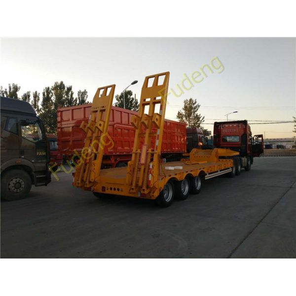 70 Kilograms Low Bed Semi Trailer Fuwa / BPW Axles Manual / Hydraulic Ladder