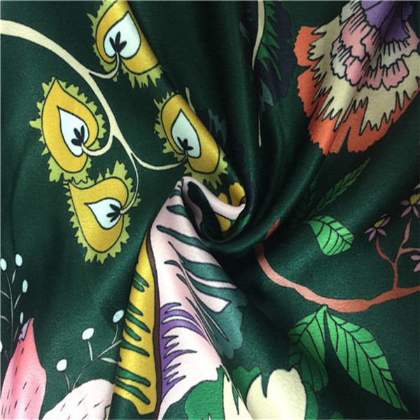 50dx150d Yarn Count Fashion Print Fabric False Twisting Satin Soft Hand Feeling