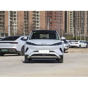 Touchscreen Display Interior Features 2025 Model BYD EV Car with Sunroof and 60